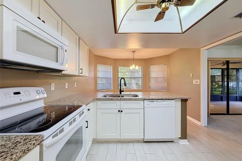 Villa ou maison à vendre à New Port Richey, Floride: 2 chambres, 105.35 m2 № 2333796 - photo 6