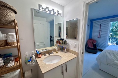 Condo in Miami, Florida, 1 bedroom  № 1988736 - photo 25