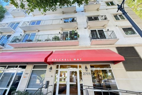 Condo in Miami, Florida, 1 bedroom  № 1988736 - photo 2