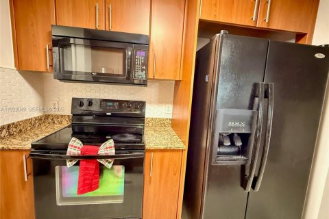 Condo in Miami, Florida, 1 bedroom  № 1988736 - photo 13