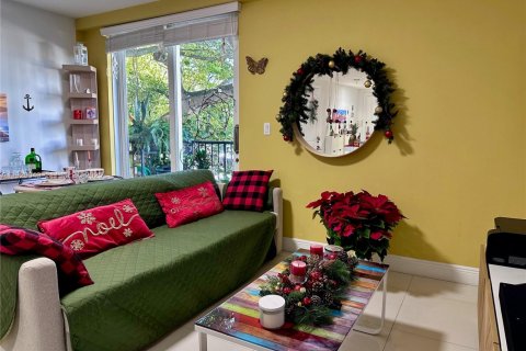 Condo in Miami, Florida, 1 bedroom  № 1988736 - photo 19