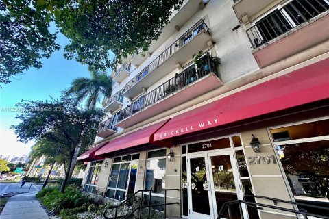 Condo in Miami, Florida, 1 bedroom  № 1988736 - photo 3