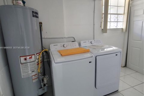 Купить виллу или дом в Майами, Флорида 5 спален, 202.71м2, № 2048746 - фото 18