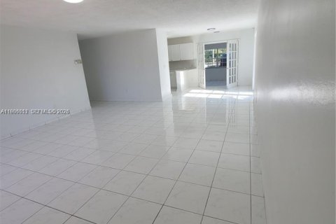 Купить виллу или дом в Майами, Флорида 5 спален, 202.71м2, № 2048746 - фото 10