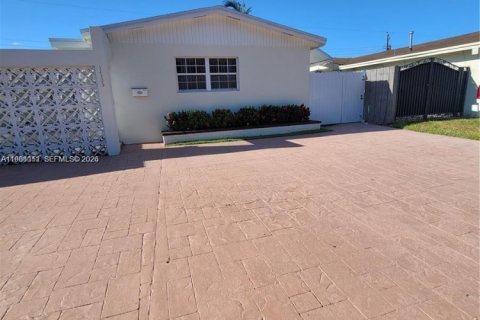 Купить виллу или дом в Майами, Флорида 5 спален, 202.71м2, № 2048746 - фото 2