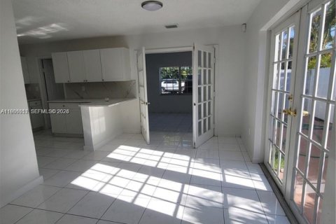 Купить виллу или дом в Майами, Флорида 5 спален, 202.71м2, № 2048746 - фото 12