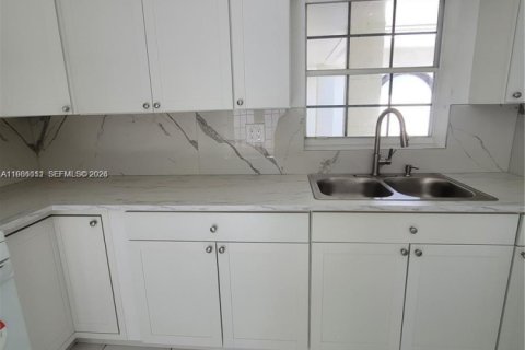 Купить виллу или дом в Майами, Флорида 5 спален, 202.71м2, № 2048746 - фото 15