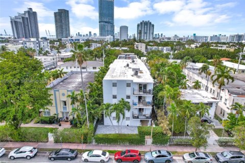 Condo in Miami Beach, Florida, 1 bedroom  № 2076627 - photo 26