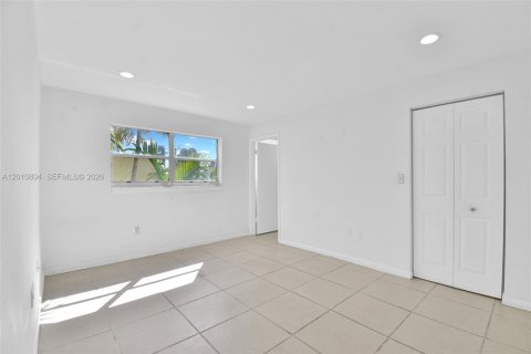 Condo in Miami Beach, Florida, 1 bedroom  № 2076627 - photo 6