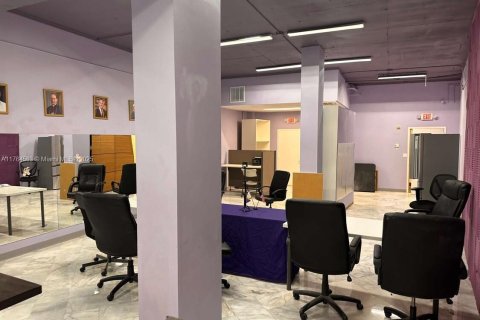 Commercial property in Hollywood, Florida № 1868456 - photo 2