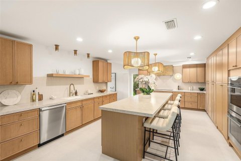 House in Delray Beach, Florida 3 bedrooms, 323.67 sq.m. № 2183098