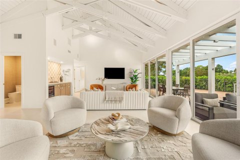 House in Delray Beach, Florida 3 bedrooms, 323.67 sq.m. № 2183098 - photo 5