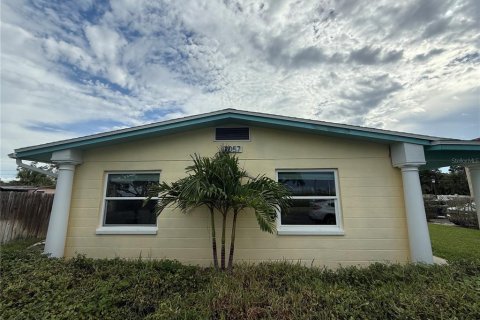 Apartment in South Pasadena, Florida 1 bedroom, 51.1 sq.m. № 1910985 - photo 13