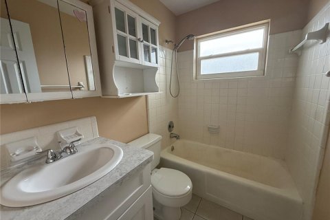 Apartment in South Pasadena, Florida 1 bedroom, 51.1 sq.m. № 1910985 - photo 11