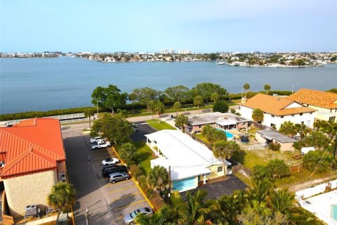 Apartment in South Pasadena, Florida 1 bedroom, 51.1 sq.m. № 1910985 - photo 16