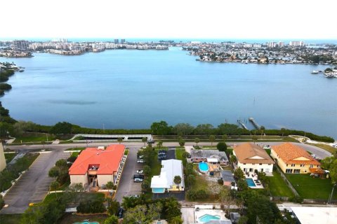 Apartment in South Pasadena, Florida 1 bedroom, 51.1 sq.m. № 1910985 - photo 14