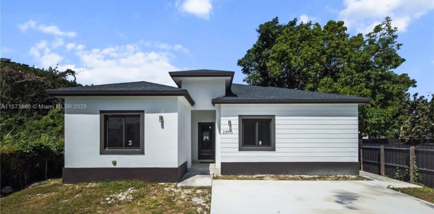 House in Miami, Florida 5 bedrooms, 213.68 sq.m. № 1704053