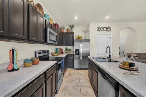 Touwnhouse à vendre à Davenport, Floride: 3 chambres, 159.79 m2 № 2375413 - photo 9