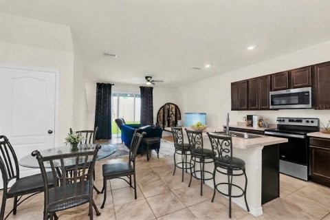 Touwnhouse à vendre à Davenport, Floride: 3 chambres, 159.79 m2 № 2375413 - photo 6