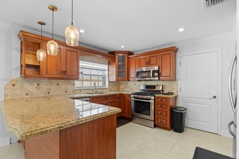 Villa ou maison à vendre à Miami, Floride: 4 chambres, 149.76 m2 № 1897774 - photo 22