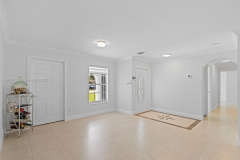 Villa ou maison à vendre à Miami, Floride: 4 chambres, 149.76 m2 № 1897774 - photo 8