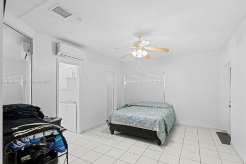 Villa ou maison à vendre à Miami, Floride: 4 chambres, 149.76 m2 № 1897774 - photo 18