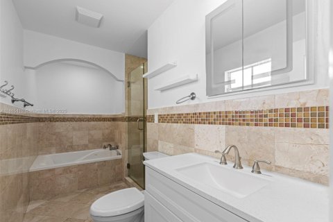 Villa ou maison à vendre à Miami, Floride: 4 chambres, 149.76 m2 № 1897774 - photo 15