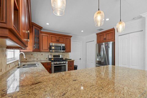 Villa ou maison à vendre à Miami, Floride: 4 chambres, 149.76 m2 № 1897774 - photo 21