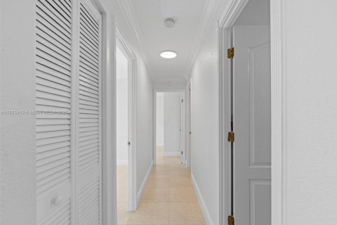 Villa ou maison à vendre à Miami, Floride: 4 chambres, 149.76 m2 № 1897774 - photo 10