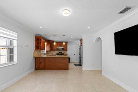Villa ou maison à vendre à Miami, Floride: 4 chambres, 149.76 m2 № 1897774 - photo 25