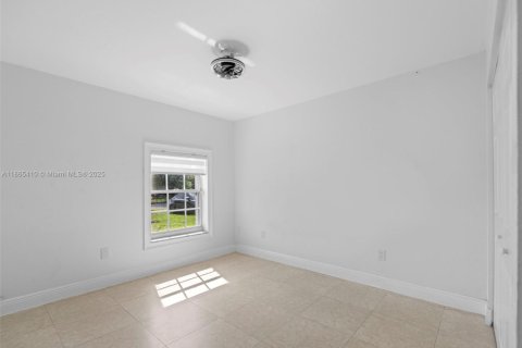 Villa ou maison à vendre à Miami, Floride: 4 chambres, 149.76 m2 № 1897774 - photo 13