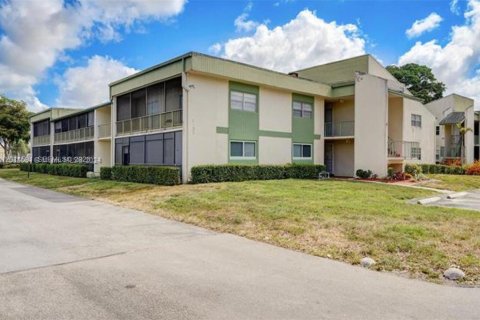 Condominio en alquiler en Coral Springs, Florida, 1 dormitorio, 56.67 m2 № 2076529 - foto 4