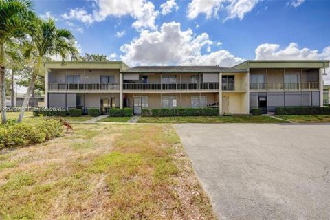 Condominio en Coral Springs, Florida, 1 dormitorio  № 2076529