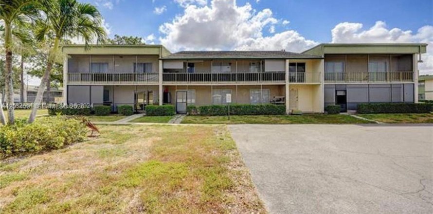 Condominio en Coral Springs, Florida, 1 dormitorio № 2076529