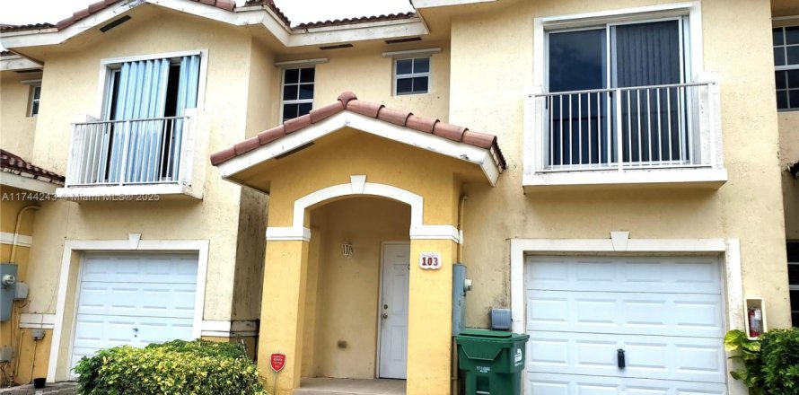 Townhouse in Homestead, Florida 3 bedrooms, 153.94 sq.m. № 1859514