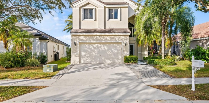 Casa en Weston, Florida 5 dormitorios, 247.96 m2 № 1646766
