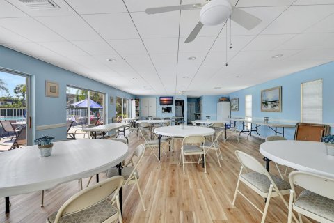 Condominio en venta en Stuart, Florida, 2 dormitorios, 105.35 m2 № 1072649 - foto 1