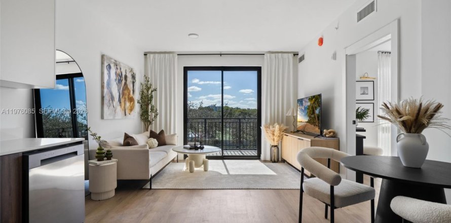 Condominio en Miami, Florida, 1 dormitorio  № 2040277