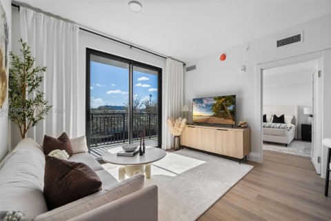 Condominio en alquiler en Miami, Florida, 1 dormitorio, 58.71 m2 № 2040277 - foto 2