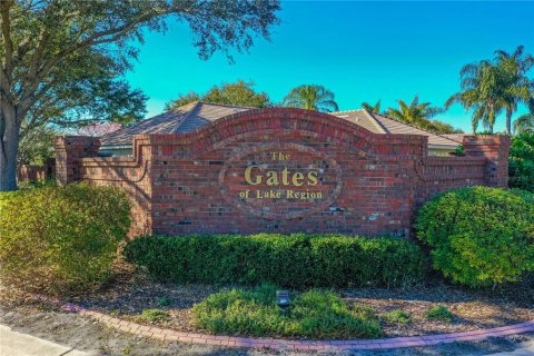 House in Winter Haven, Florida 4 bedrooms, 199 sq.m. № 2106471 - photo 7
