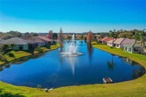 House in Winter Haven, Florida 4 bedrooms, 199 sq.m. № 2106471 - photo 10