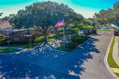 House in Winter Haven, Florida 4 bedrooms, 199 sq.m. № 2106471 - photo 8