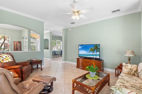 House in Winter Haven, Florida 4 bedrooms, 199 sq.m. № 2106471 - photo 23