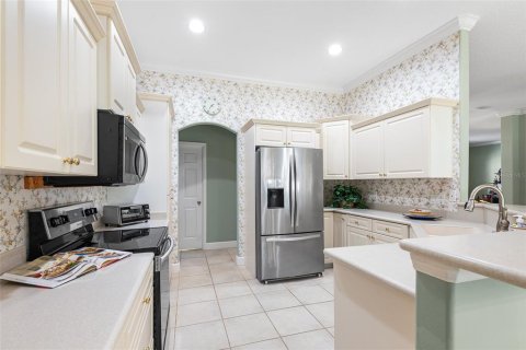 House in Winter Haven, Florida 4 bedrooms, 199 sq.m. № 2106471 - photo 4