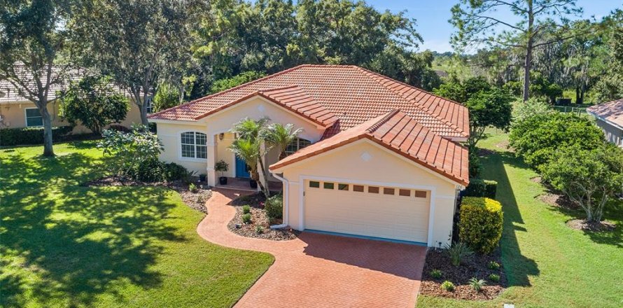 House in Winter Haven, Florida 4 bedrooms, 199 sq.m. № 2106471