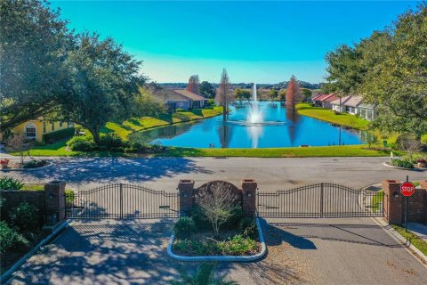 House in Winter Haven, Florida 4 bedrooms, 199 sq.m. № 2106471 - photo 9