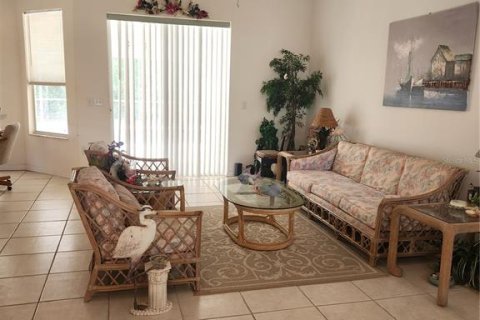 House in Weeki Wachee, Florida 3 bedrooms, 218.88 sq.m. № 2221875 - photo 3