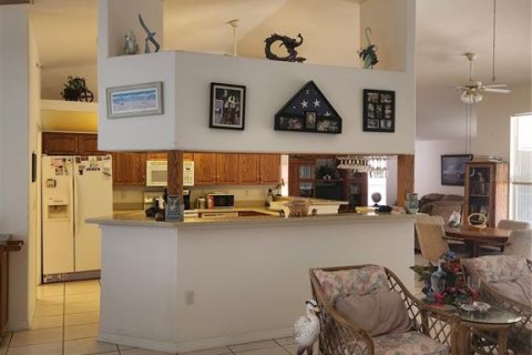 House in Weeki Wachee, Florida 3 bedrooms, 218.88 sq.m. № 2221875 - photo 6