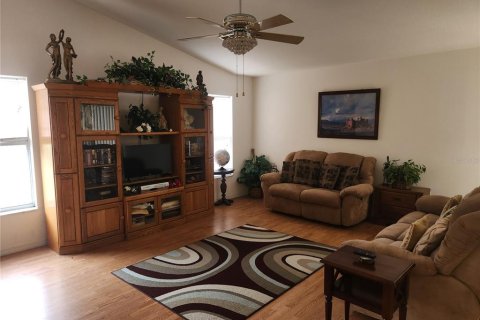 House in Weeki Wachee, Florida 3 bedrooms, 218.88 sq.m. № 2221875 - photo 8