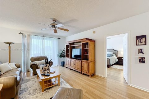 Condominio en alquiler en Wellington, Florida, 2 dormitorios, 130.43 m2 № 1924450 - foto 11